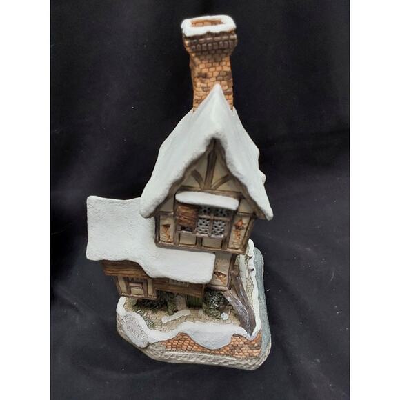 David Winter Cottage Old Joe's Beetling Shop Christmas Box with Certificate - Picture 2 of 4